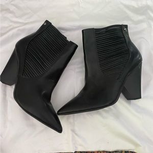 BLACK BOOTIES SIZE 10 BLCK HEELED SHOES SIMPLY VERA WANG BOOTS